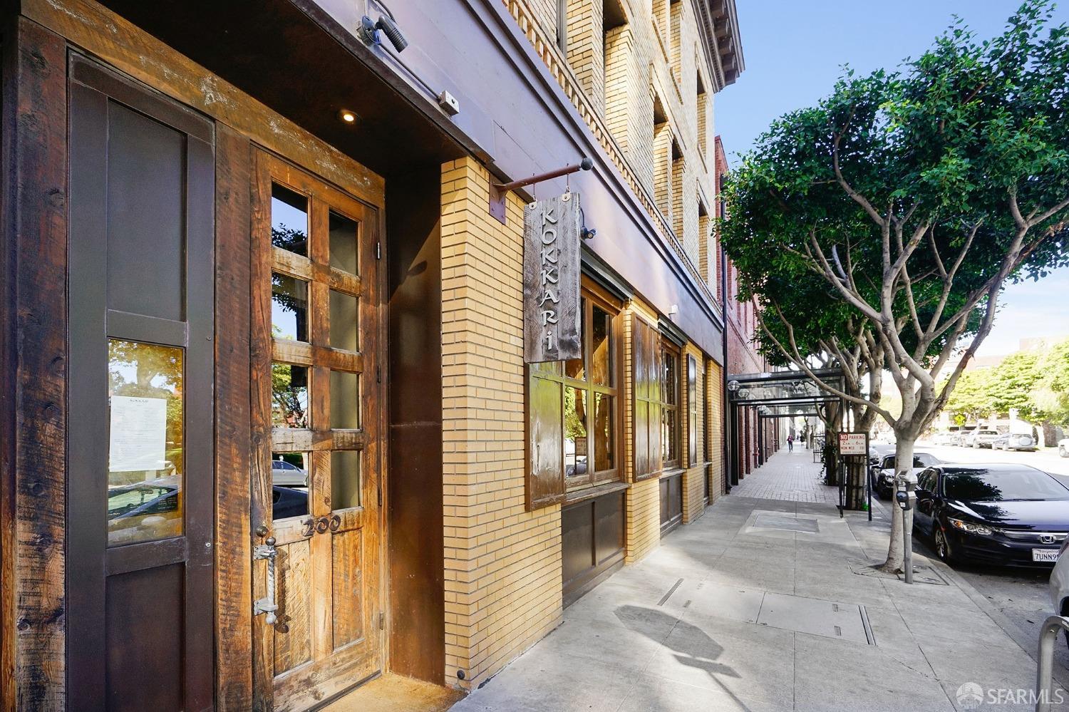 733 Front Street Unit: 605