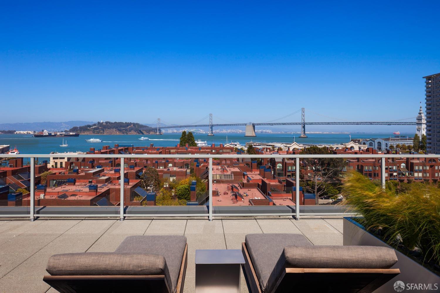 733 Front Street Unit: 605