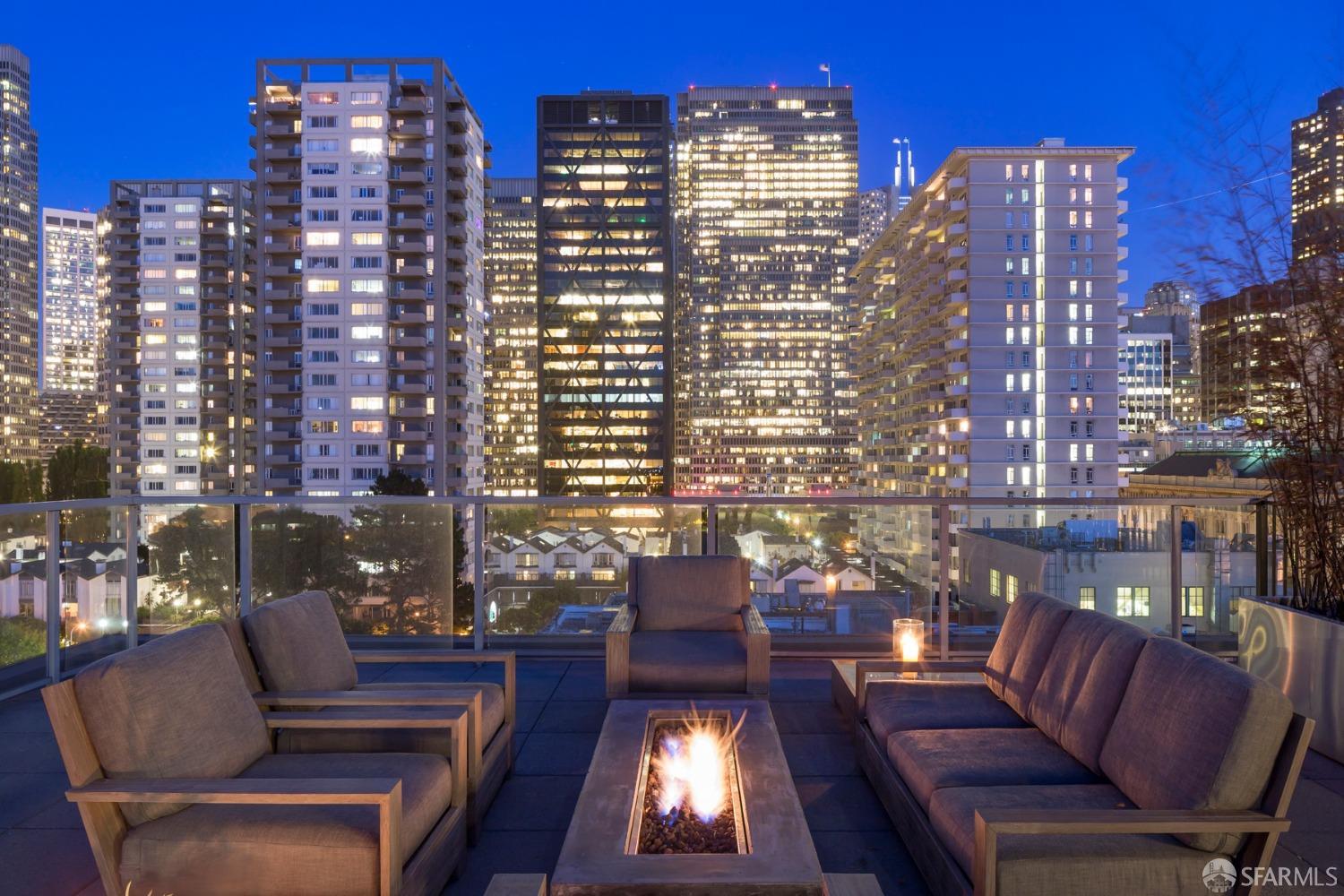 733 Front Street Unit: 605