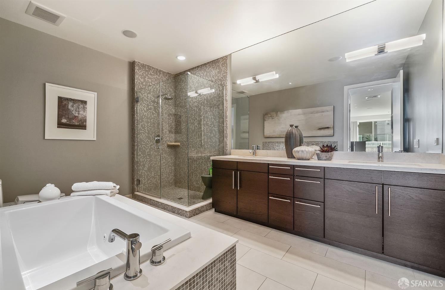 733 Front Street Unit: 605