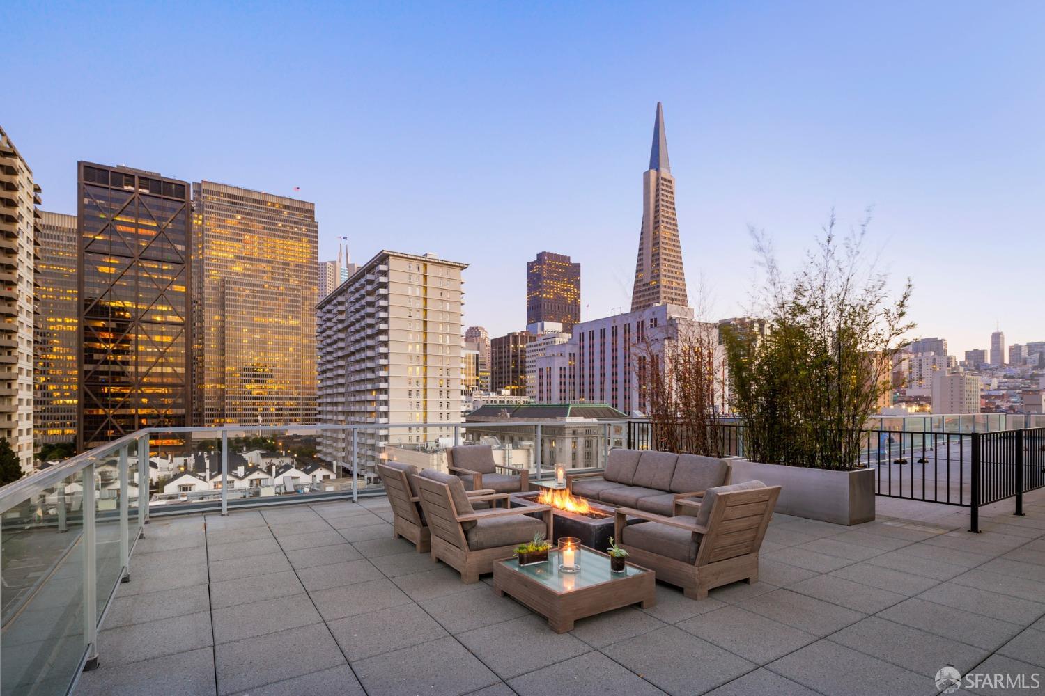 733 Front Street Unit: 605