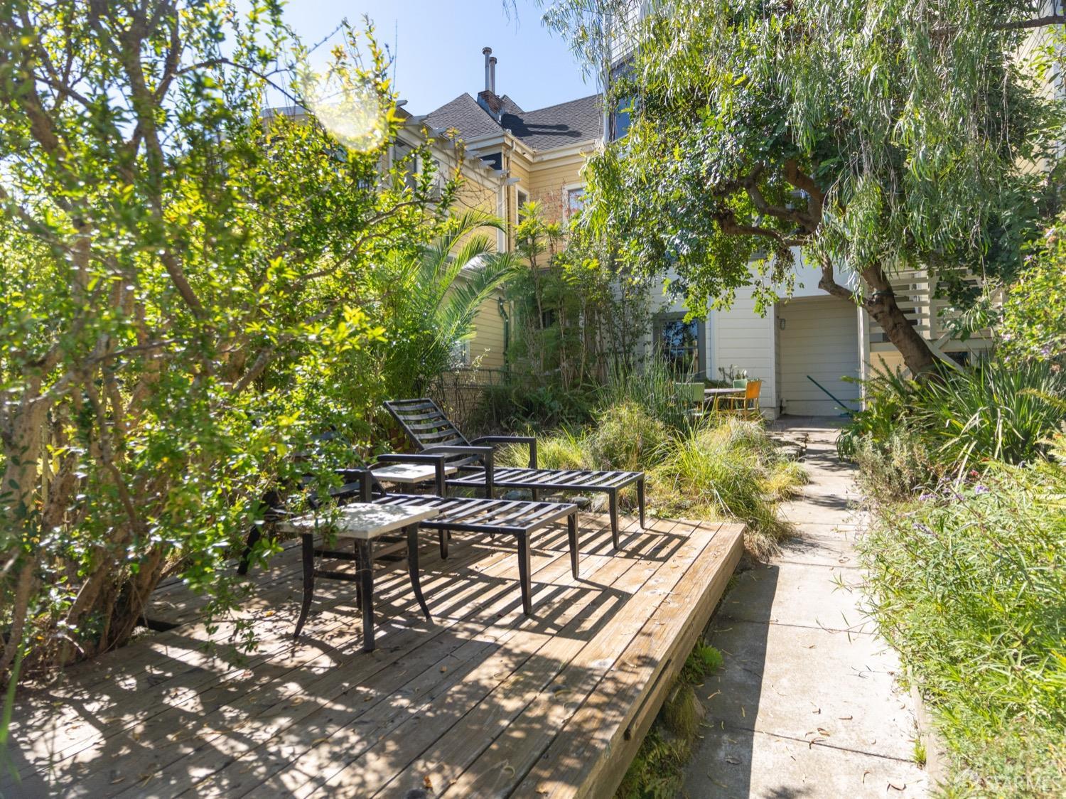 61 Fair Oaks Street