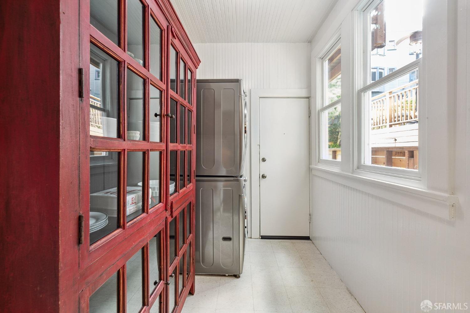449 Carl Street