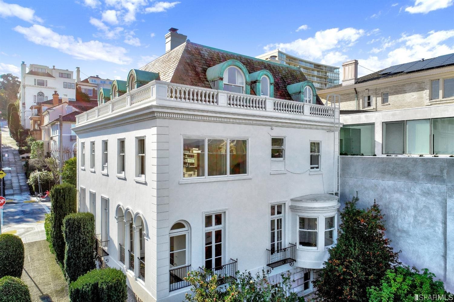 2000 Jackson Street