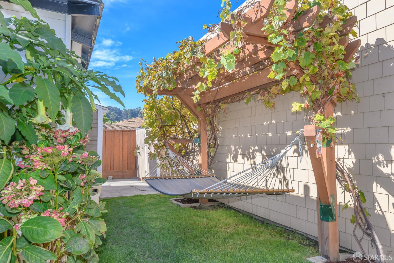 1400 Santa Lucia Avenue