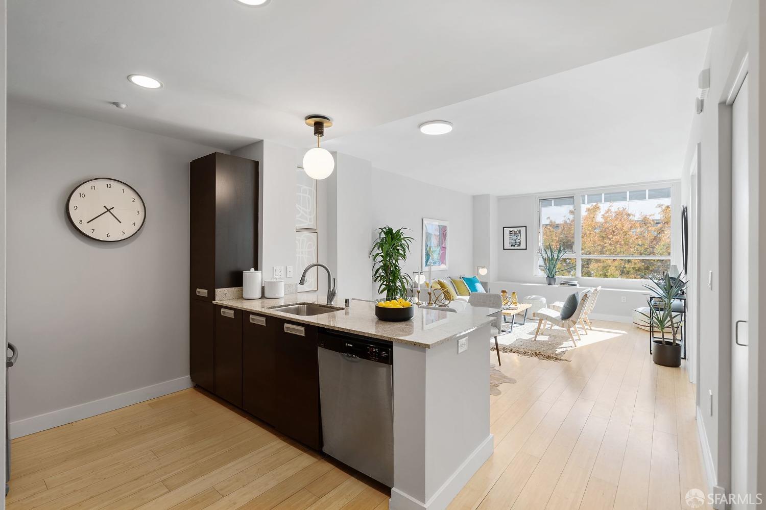 300 Berry Street Unit: 518