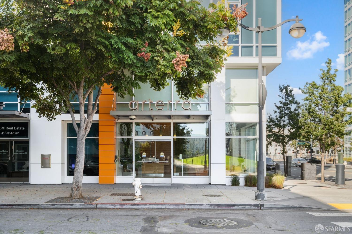 300 Berry Street Unit: 518