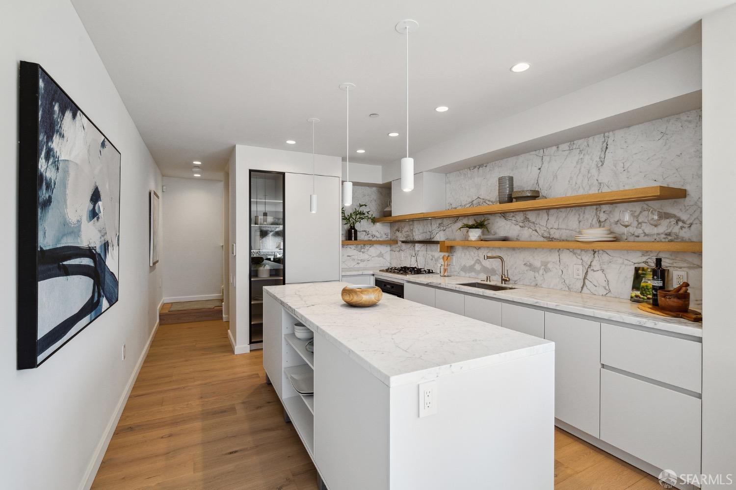 3310 Mission Street Unit: 5