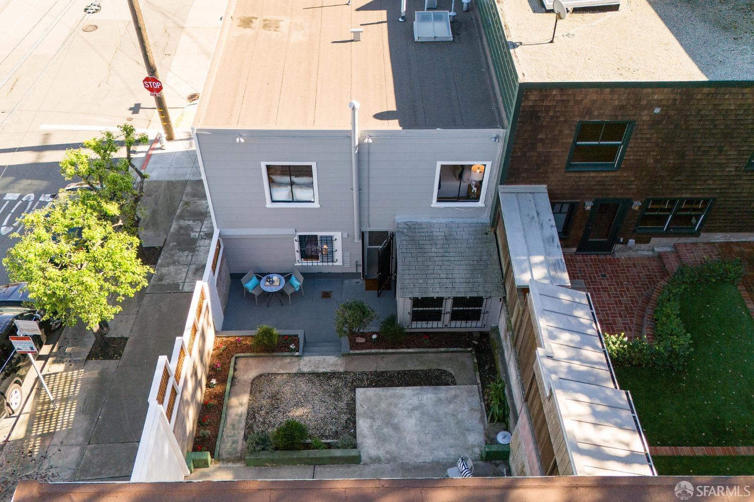 900 Douglass Street