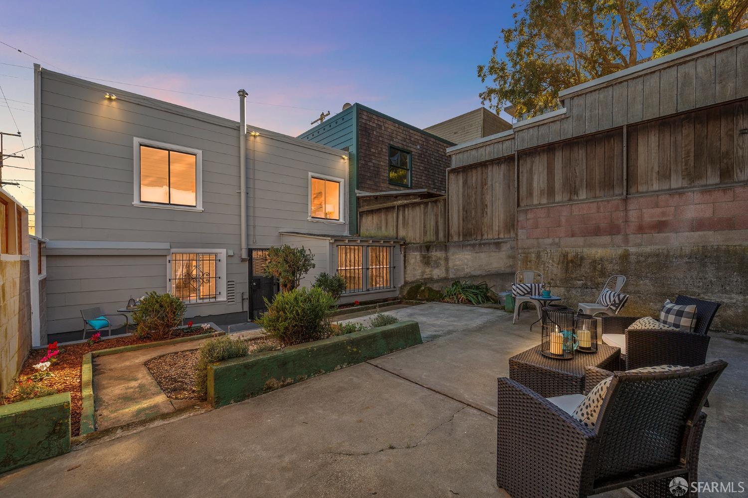 900 Douglass Street