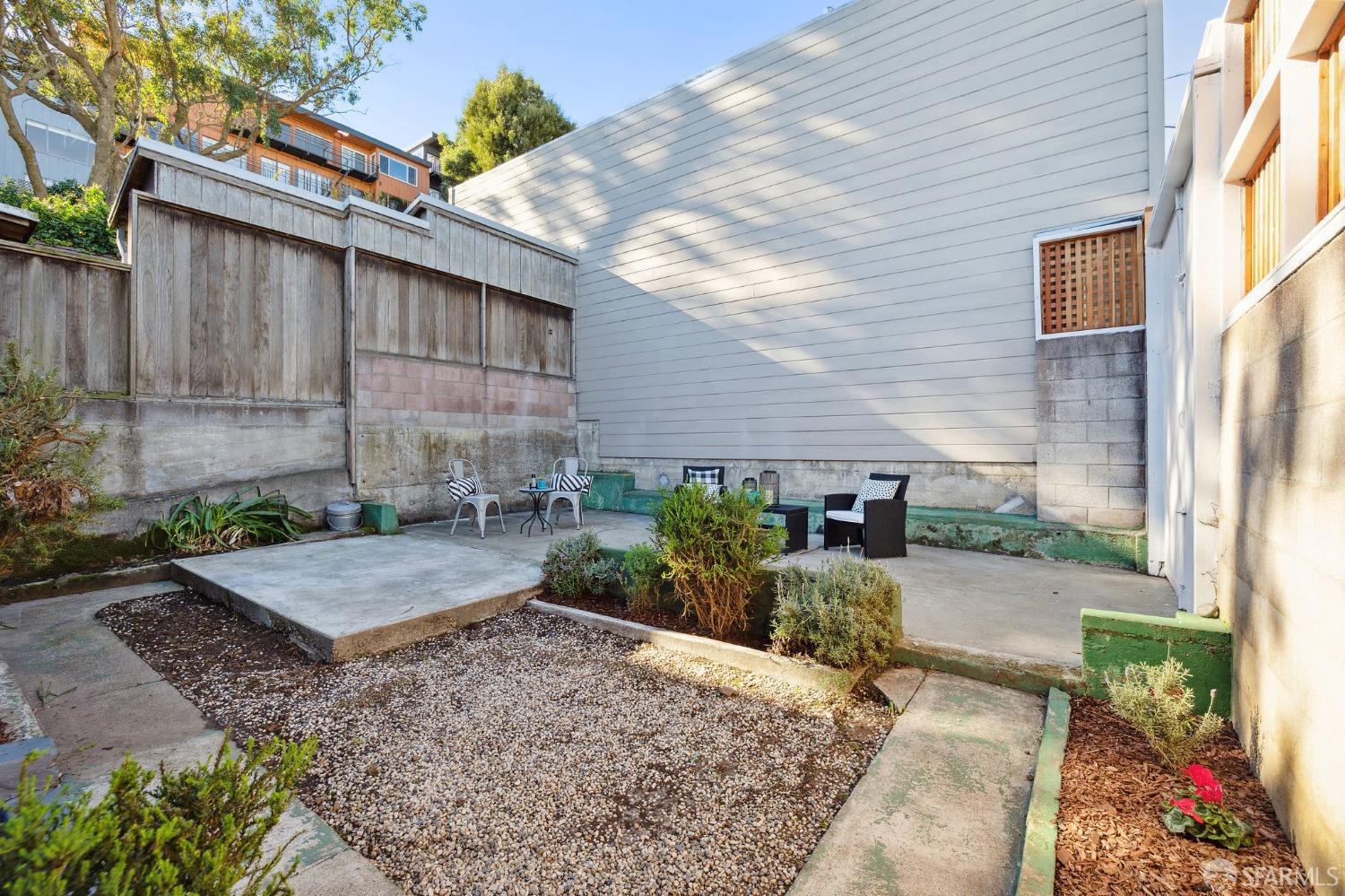 900 Douglass Street