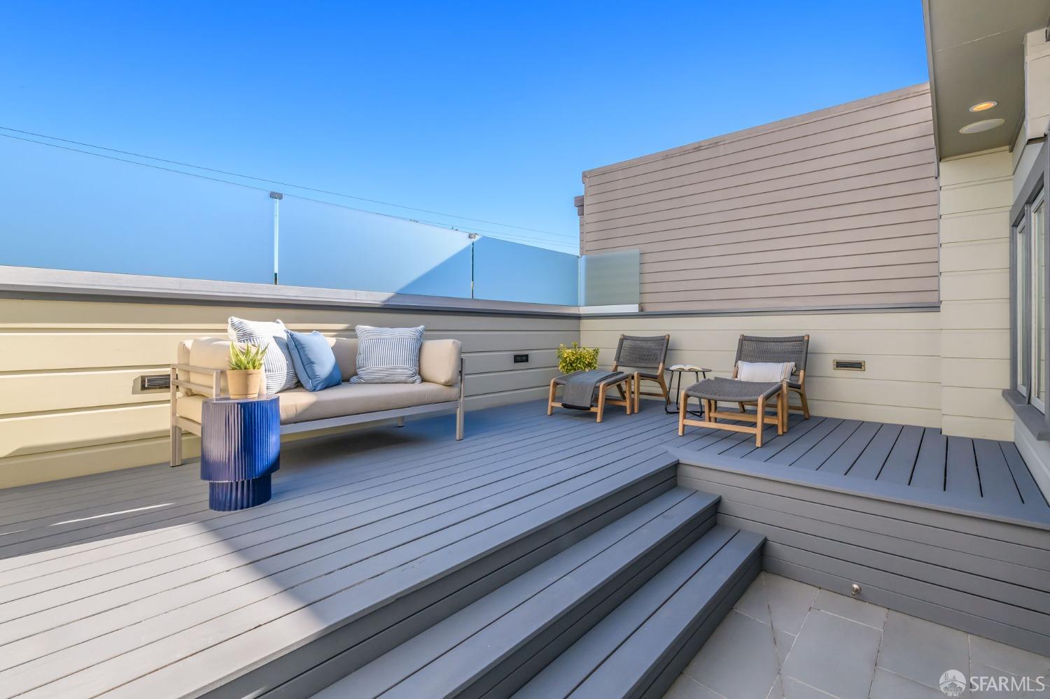 462 Sanchez Street