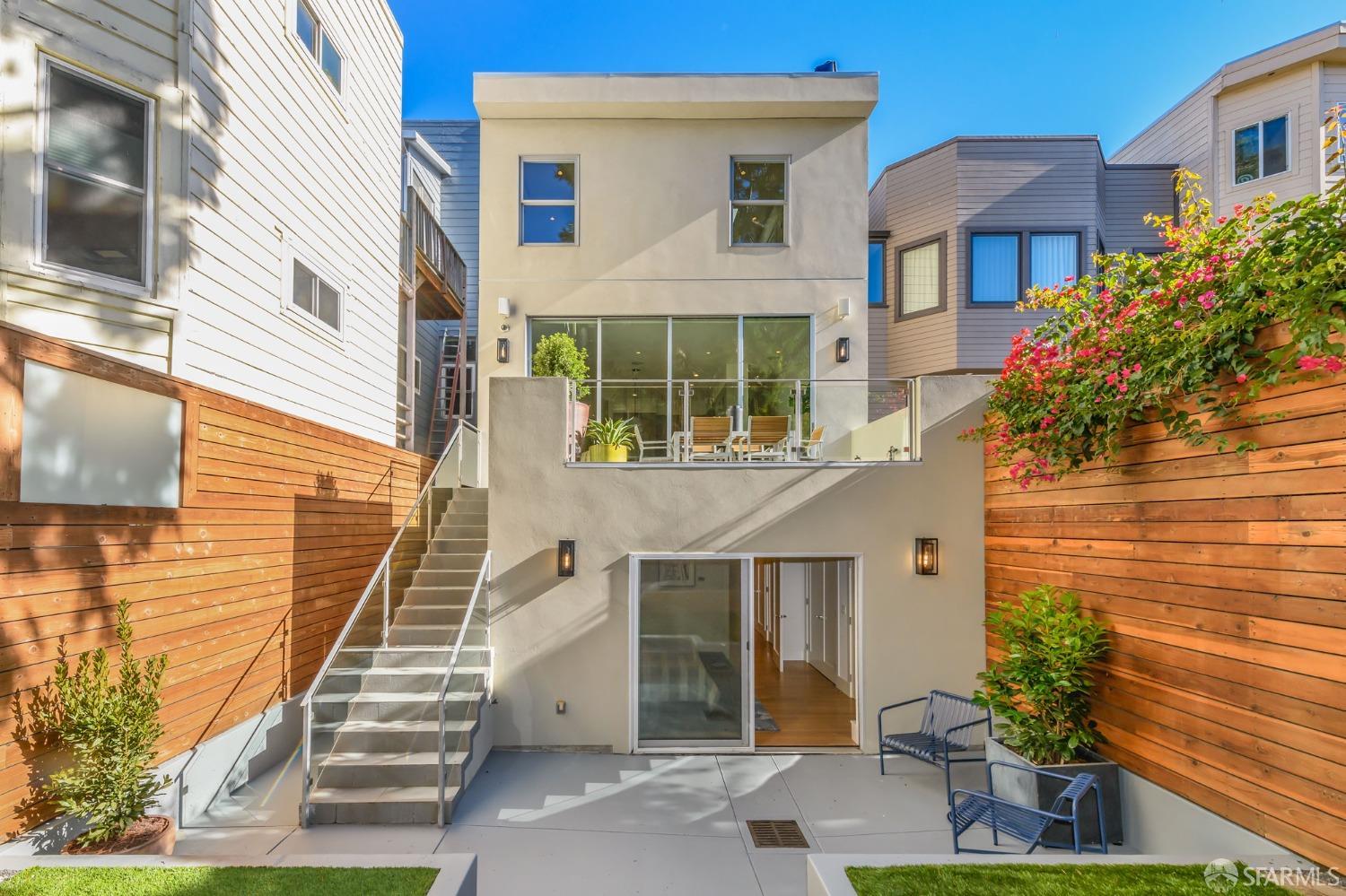 462 Sanchez Street