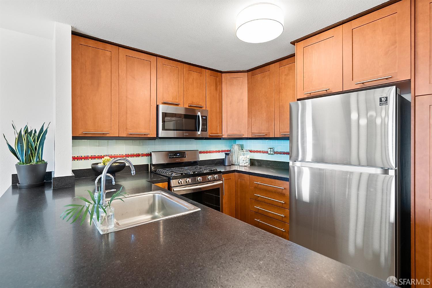 806 Red Leaf Court