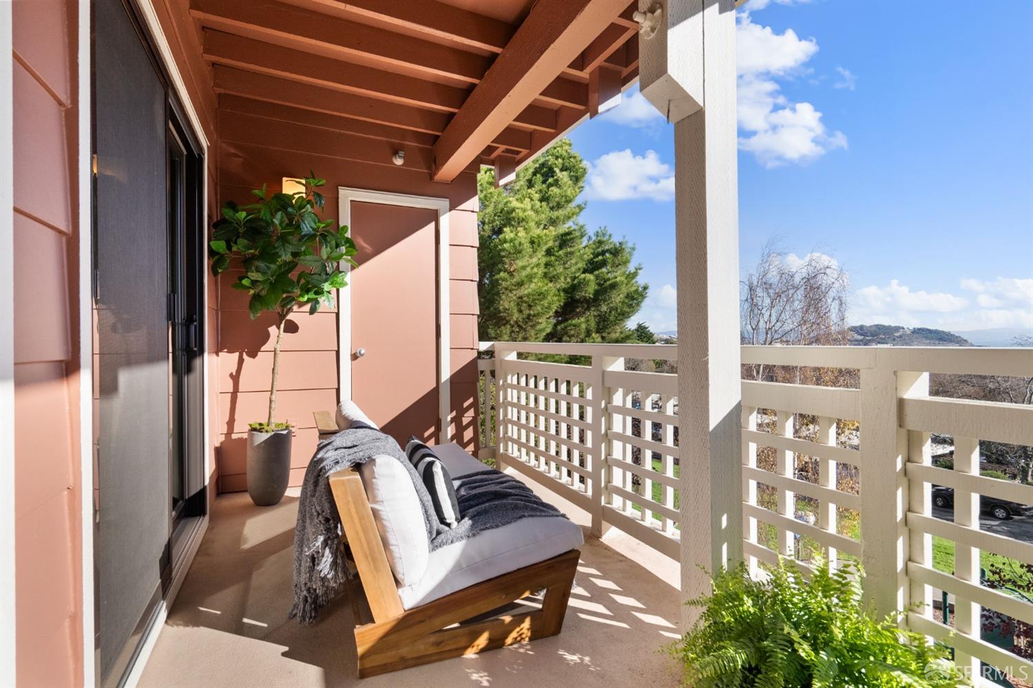 806 Red Leaf Court