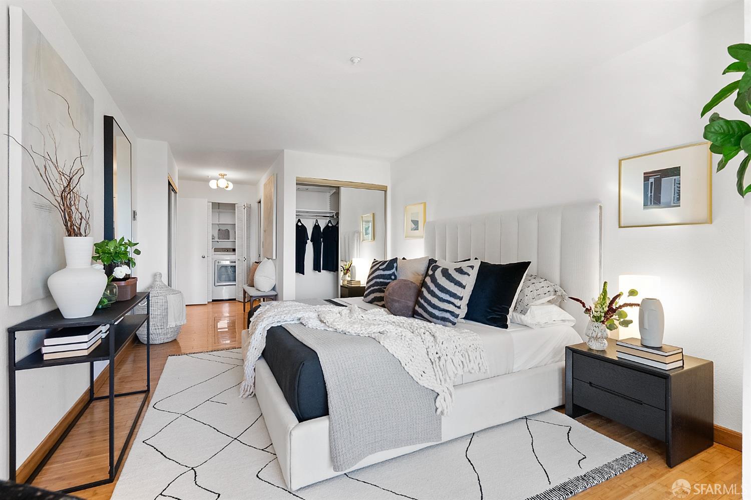 806 Red Leaf Court