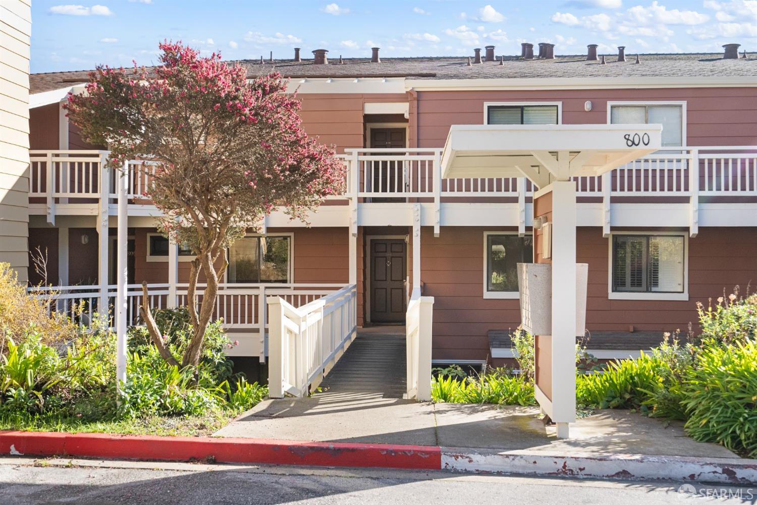 806 Red Leaf Court