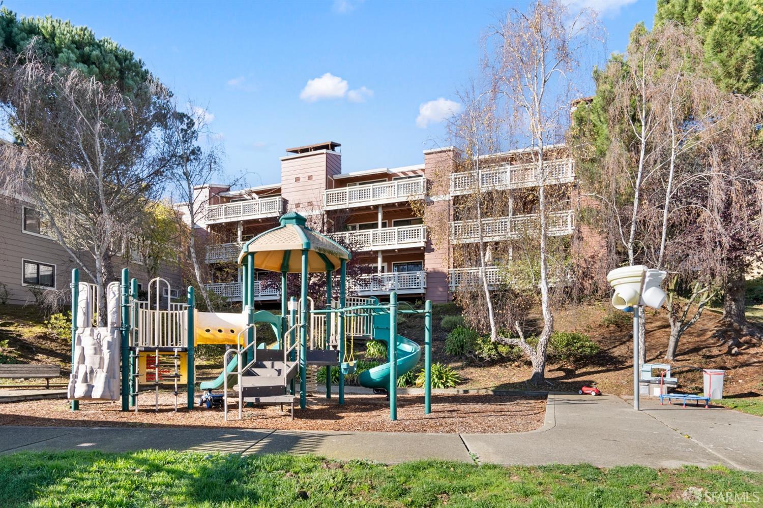 806 Red Leaf Court