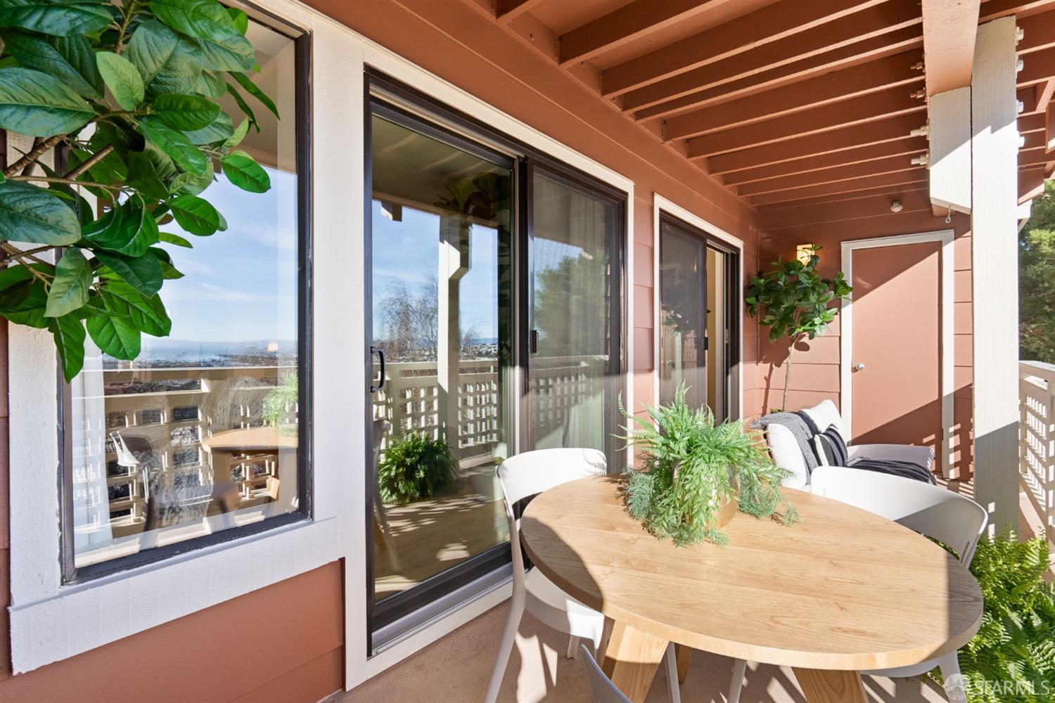 806 Red Leaf Court