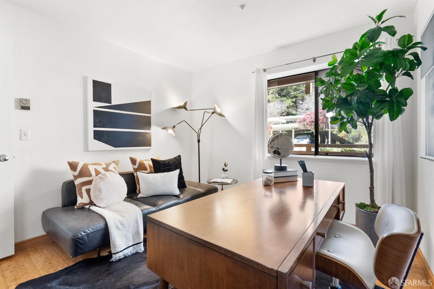 806 Red Leaf Court