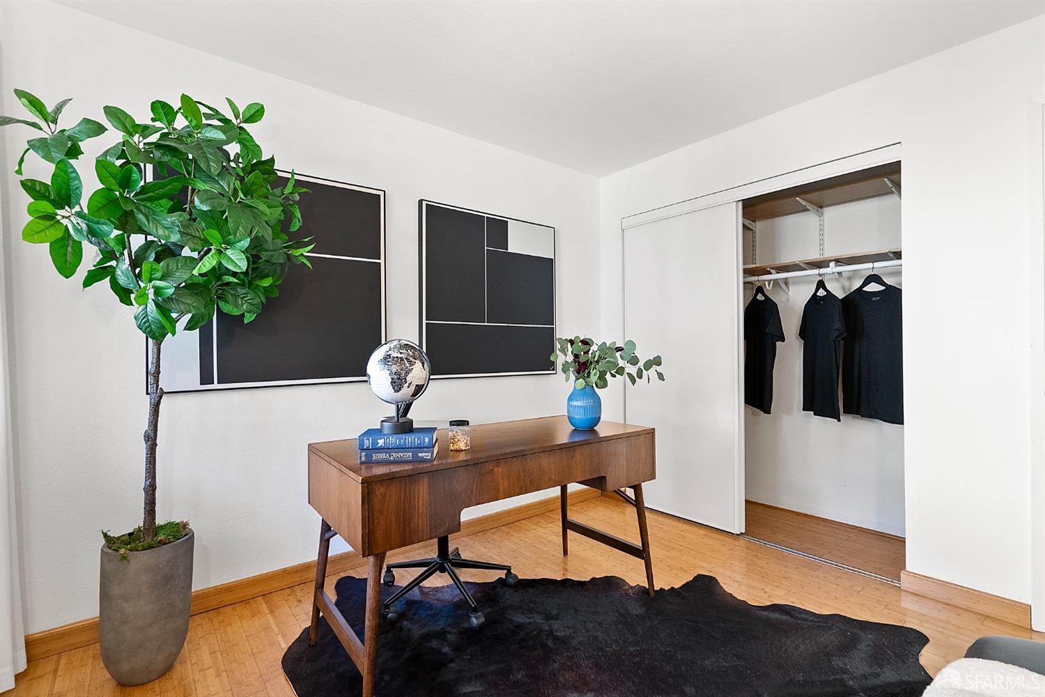 806 Red Leaf Court