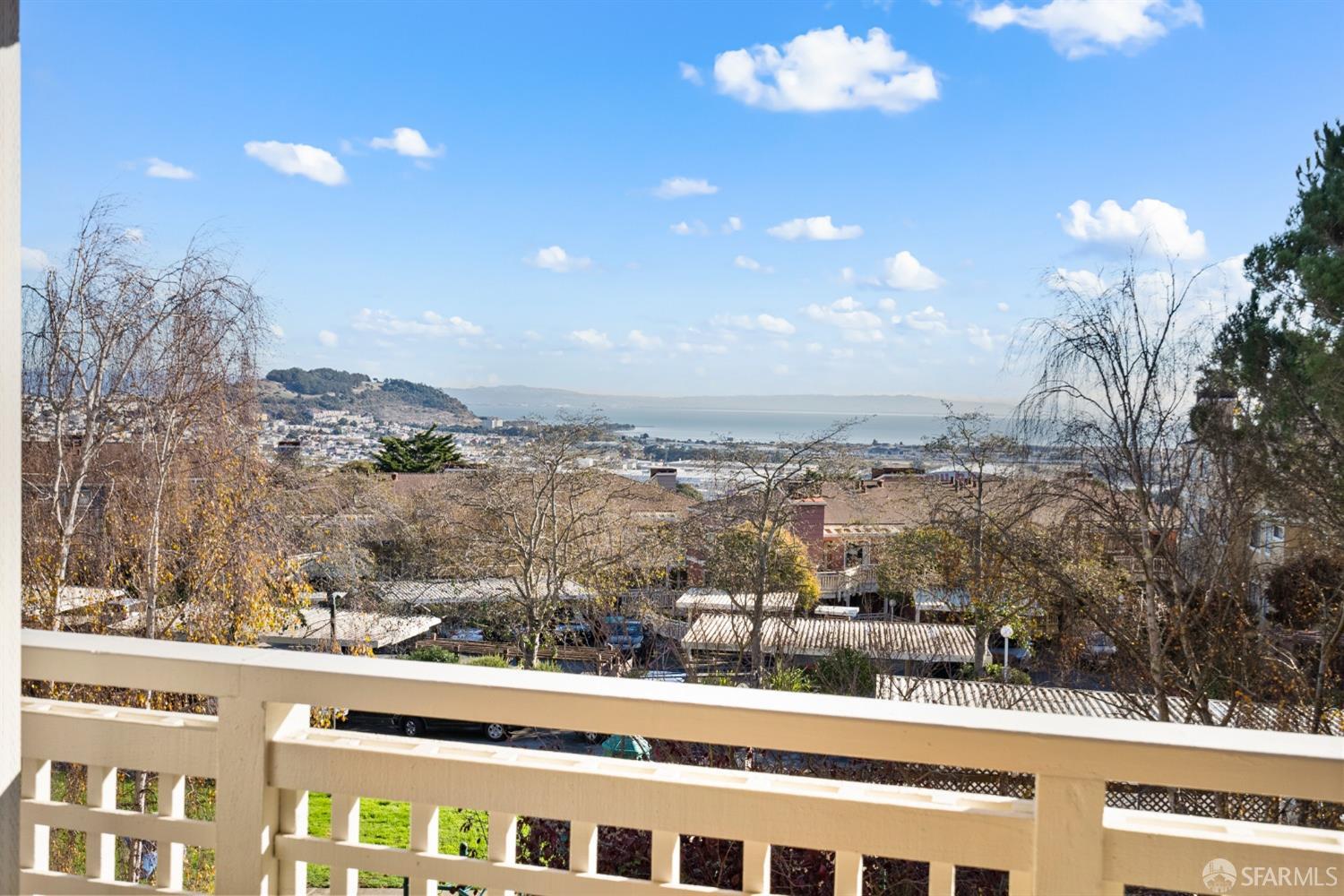 806 Red Leaf Court