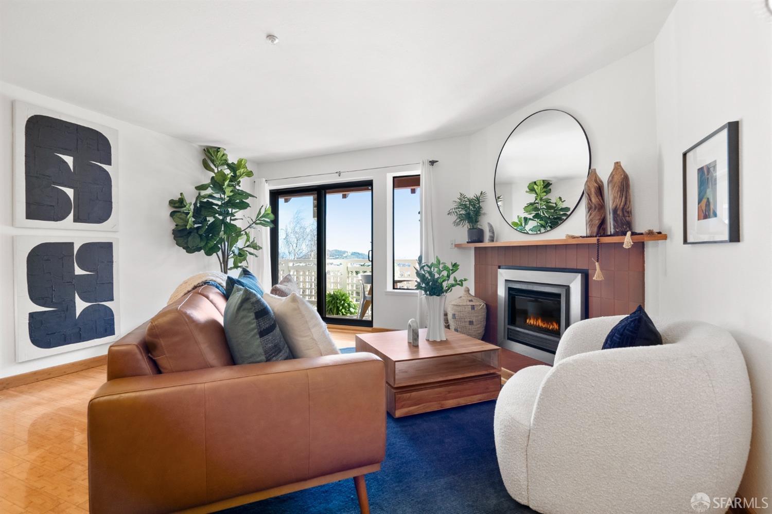 806 Red Leaf Court