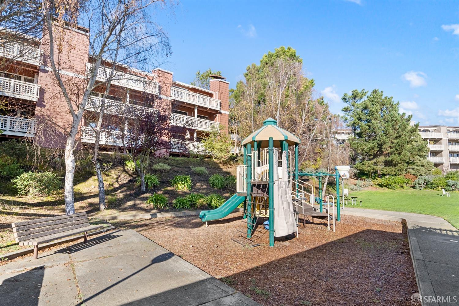 806 Red Leaf Court
