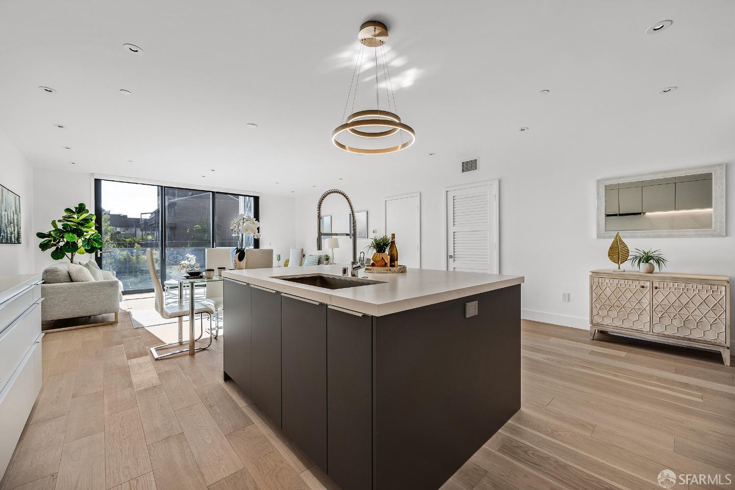 1805 Buchanan Street Unit: 1A