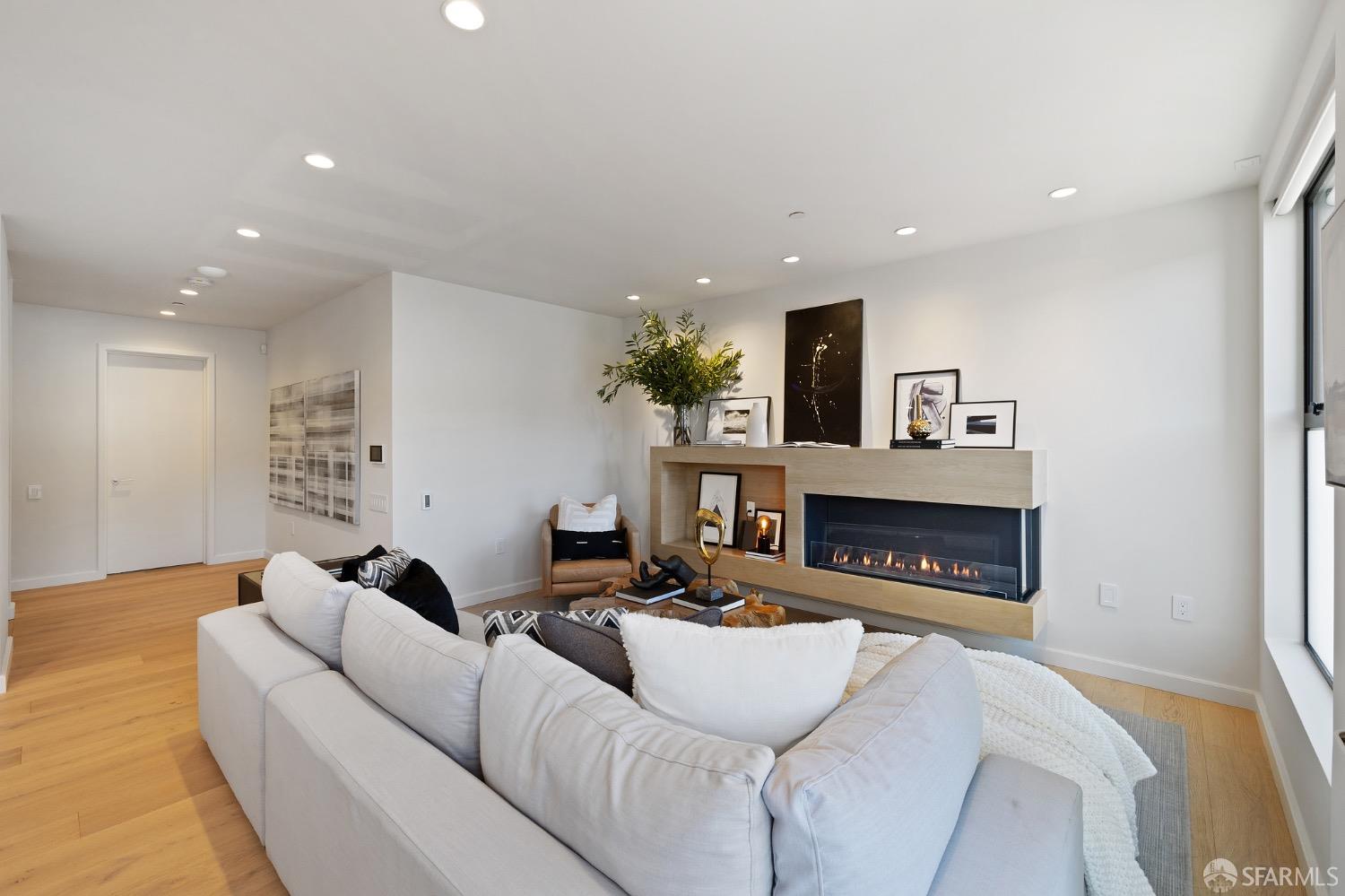3310 Mission Street Unit: 7