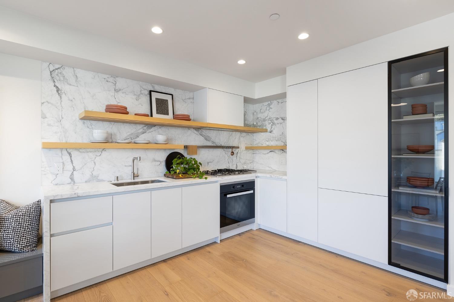 3310 Mission Street Unit: 7