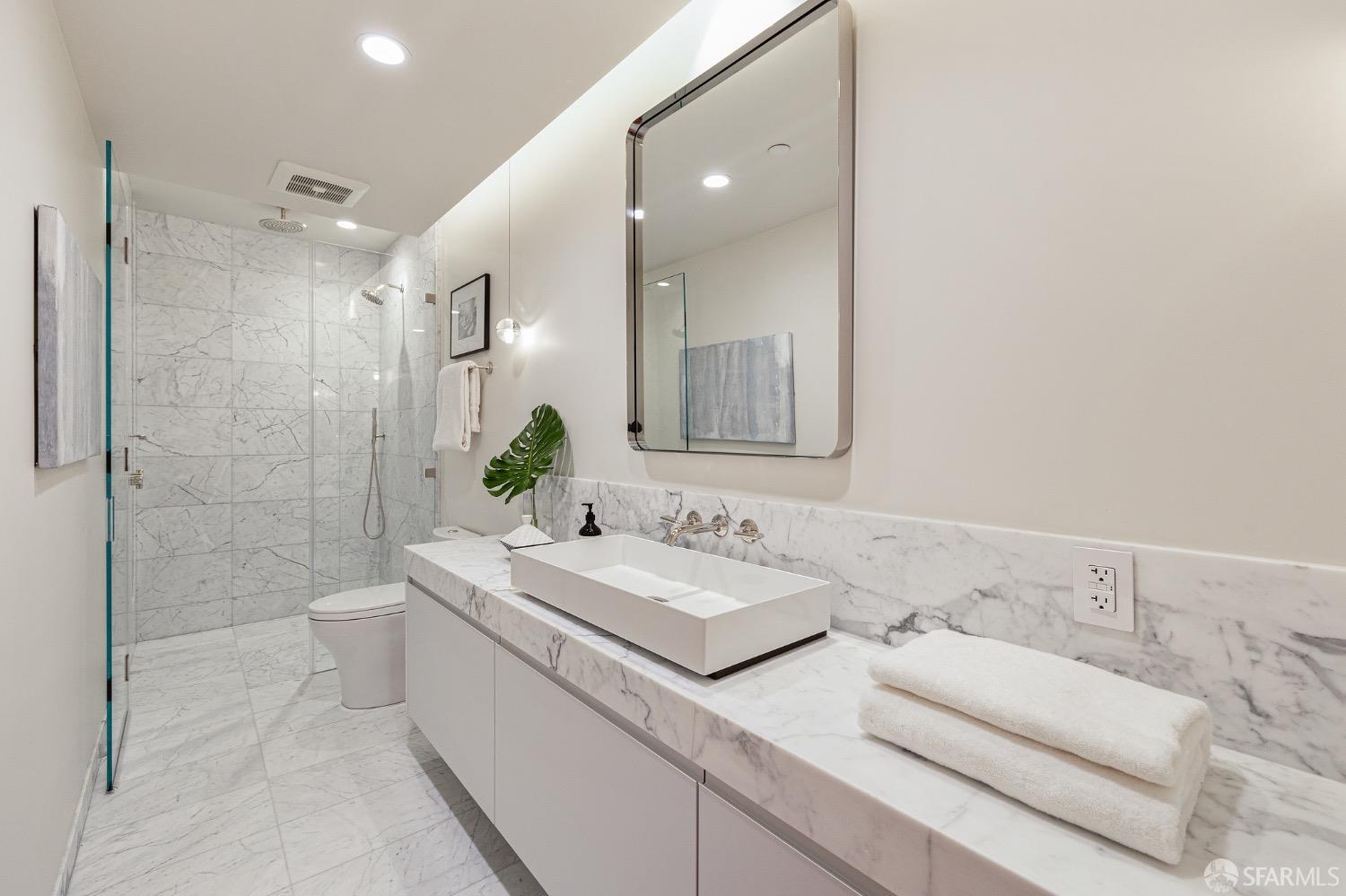 3310 Mission Street Unit: 7