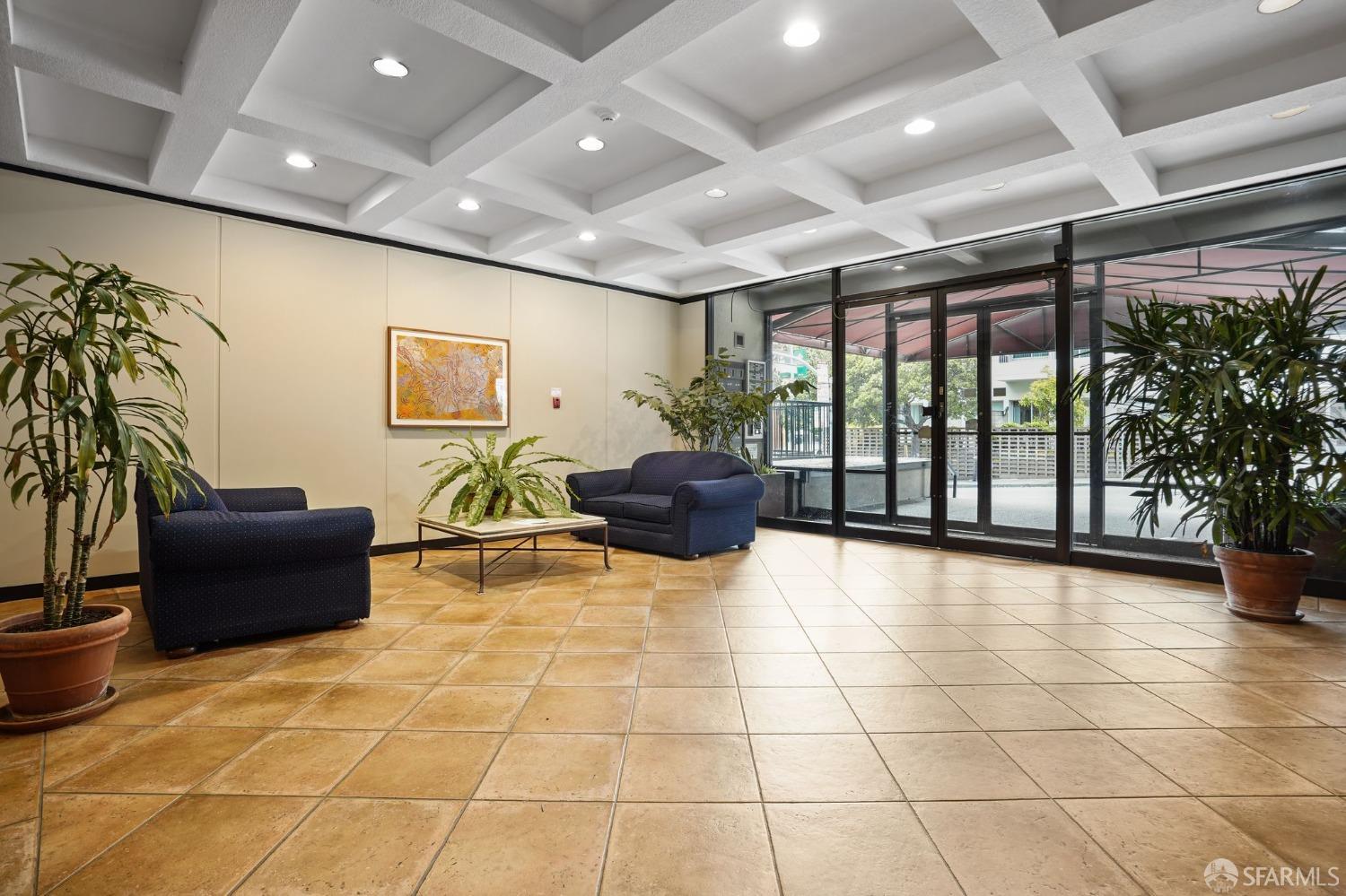 1000 Franklin Street # 401