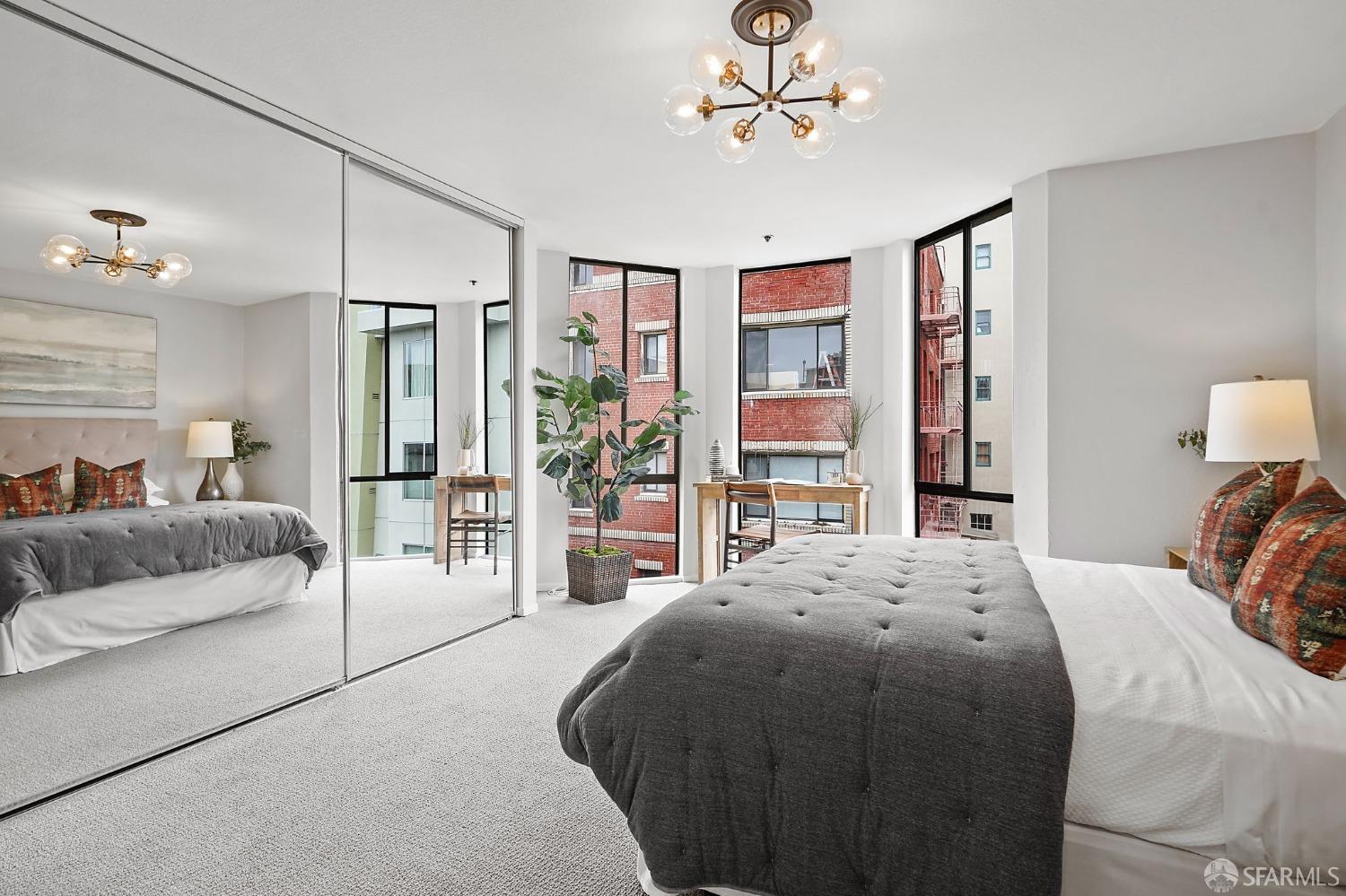1000 Franklin Street # 401
