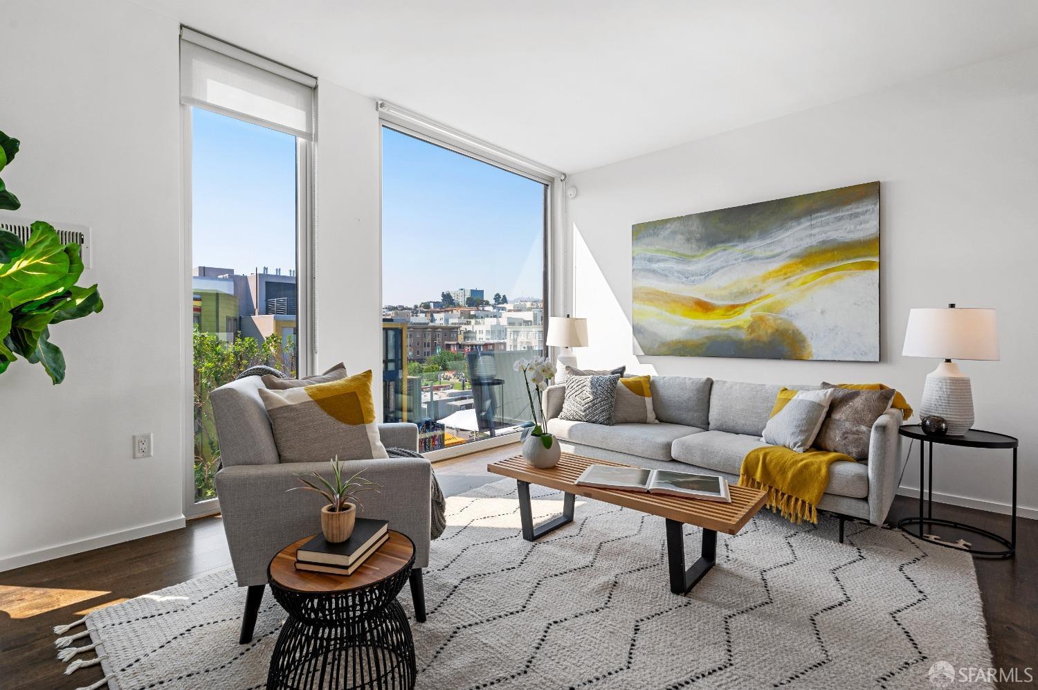 450 Hayes Street Unit: PH8