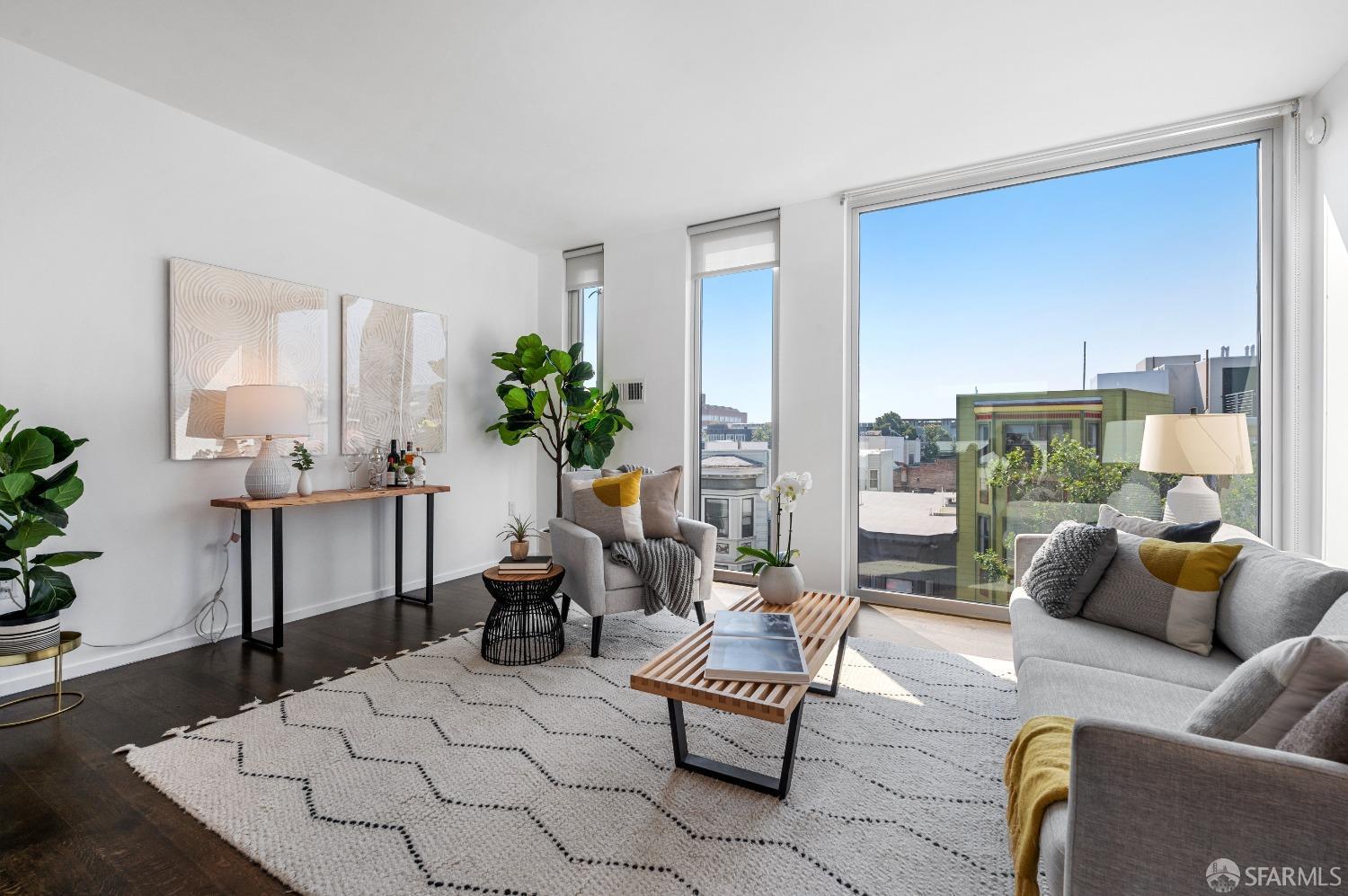 450 Hayes Street Unit: PH8