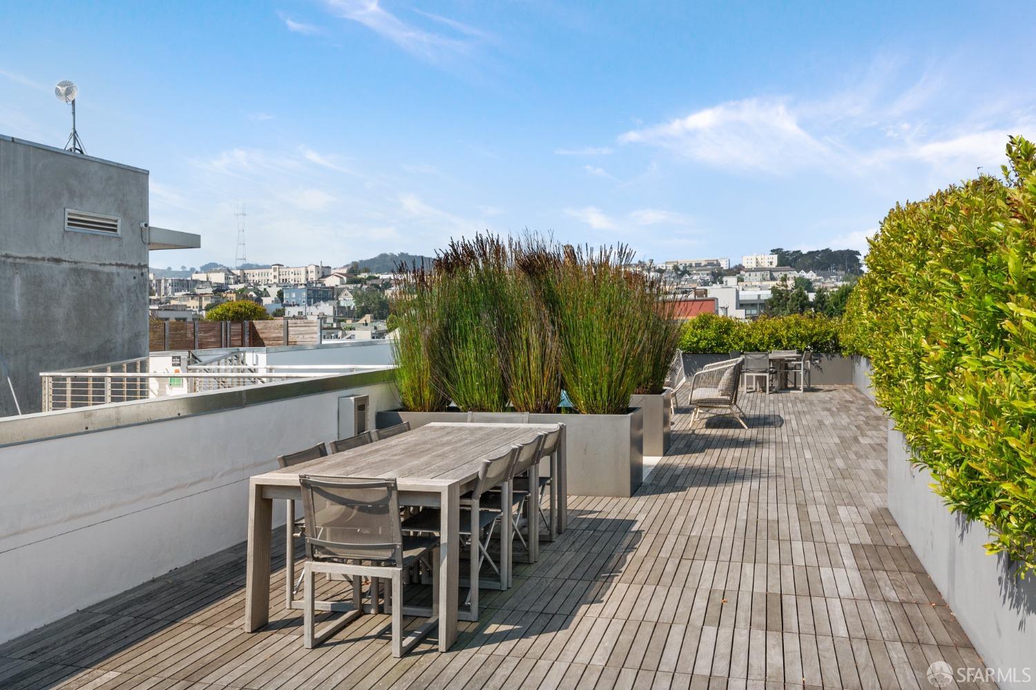 450 Hayes Street Unit: PH8