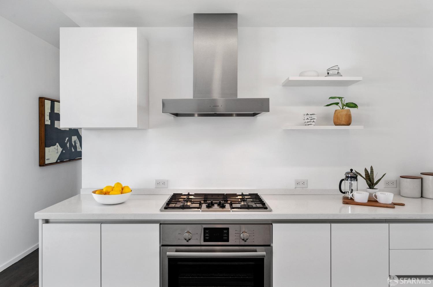 450 Hayes Street Unit: PH8