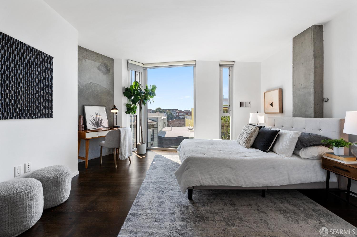 450 Hayes Street Unit: PH8