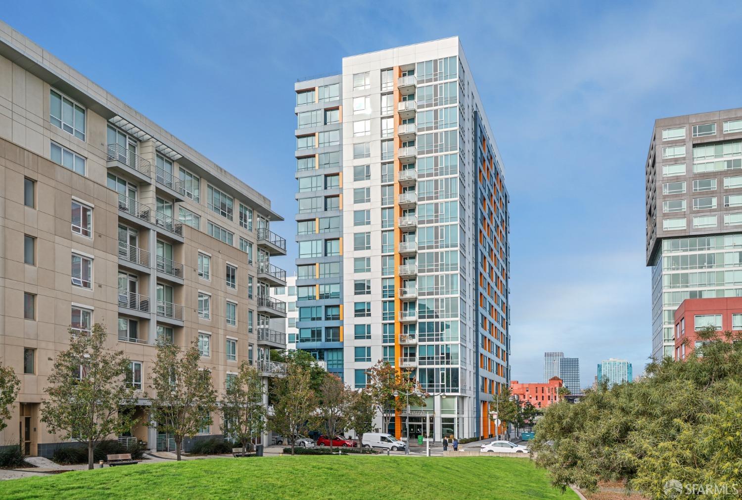300 Berry Street Unit: 1505