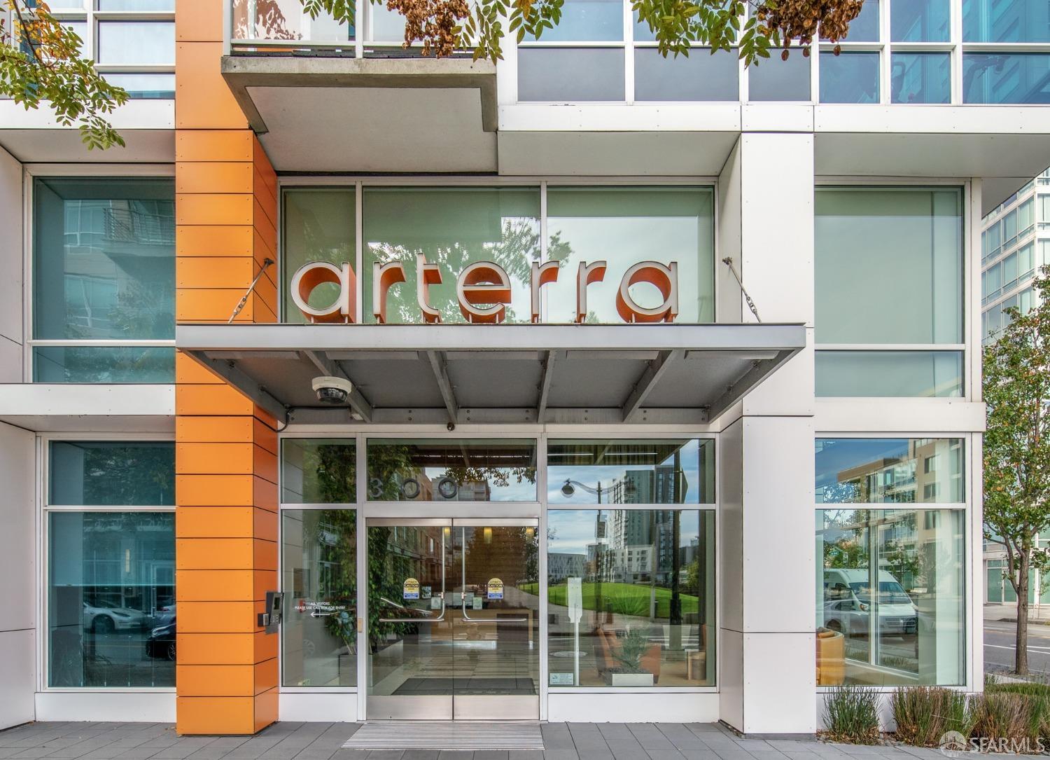 300 Berry Street Unit: 1505