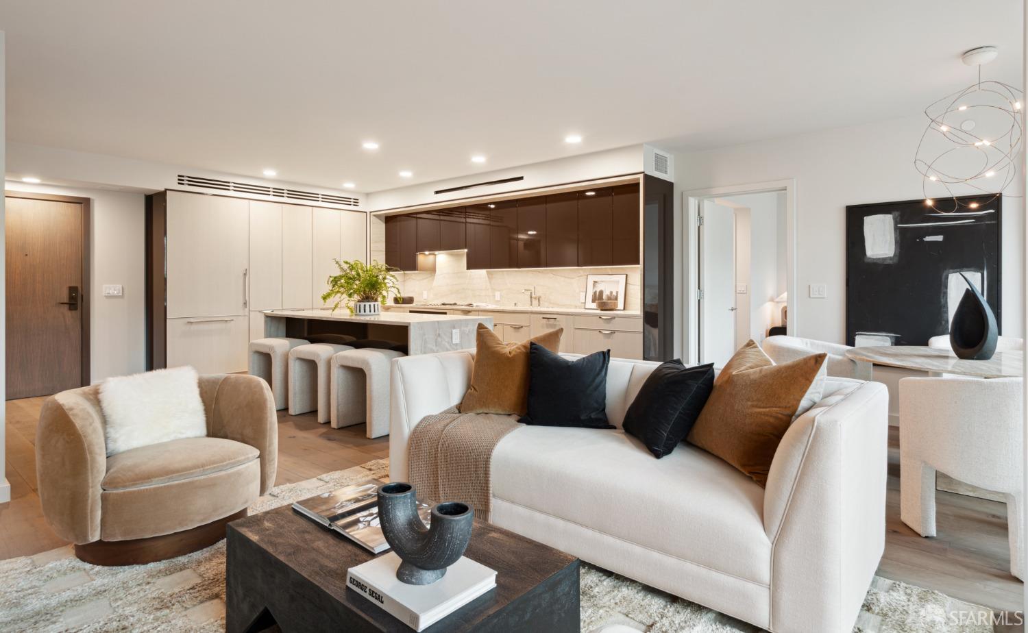 2525 Van Ness Avenue Unit: 304