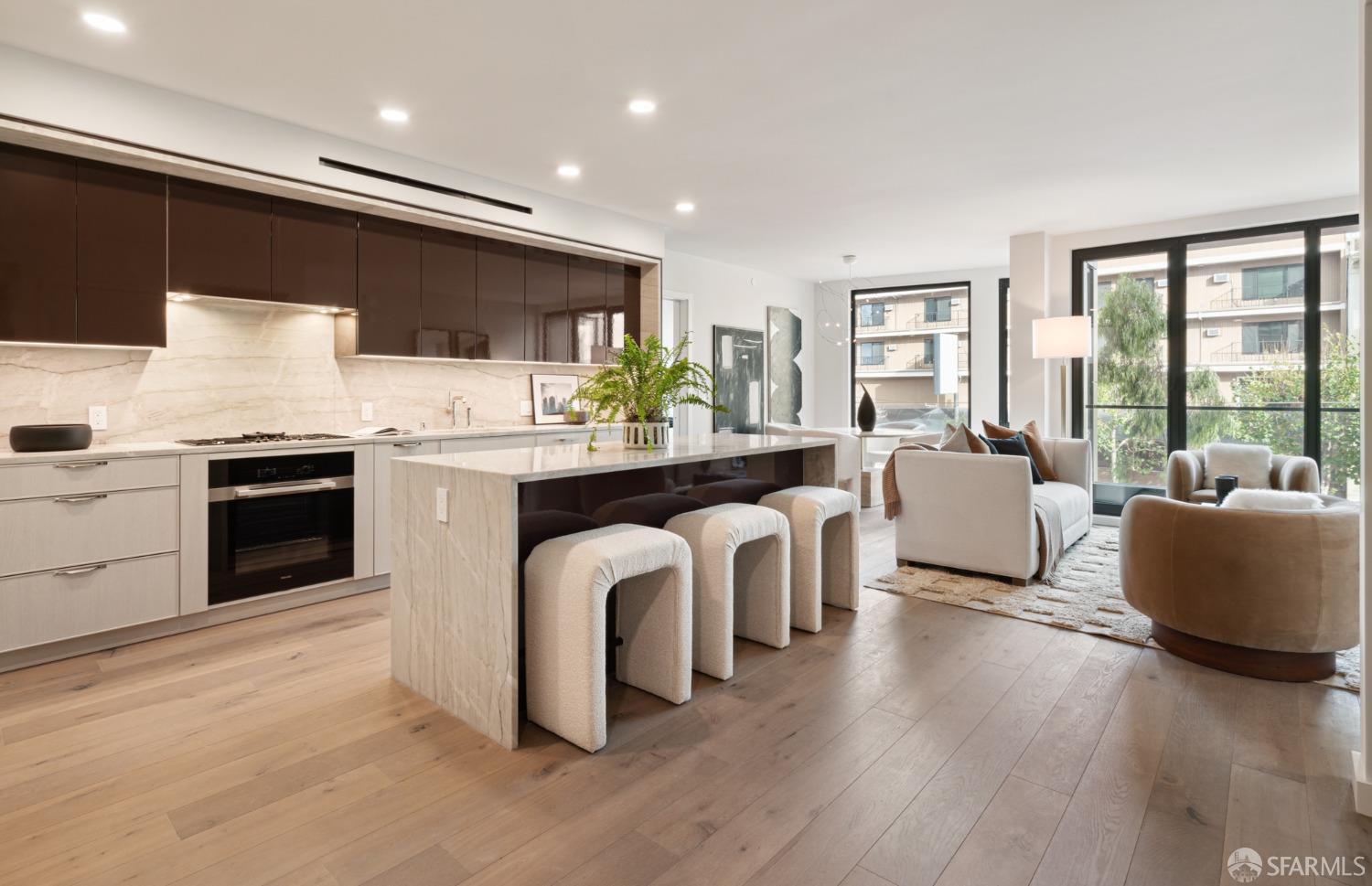 2525 Van Ness Avenue Unit: 304