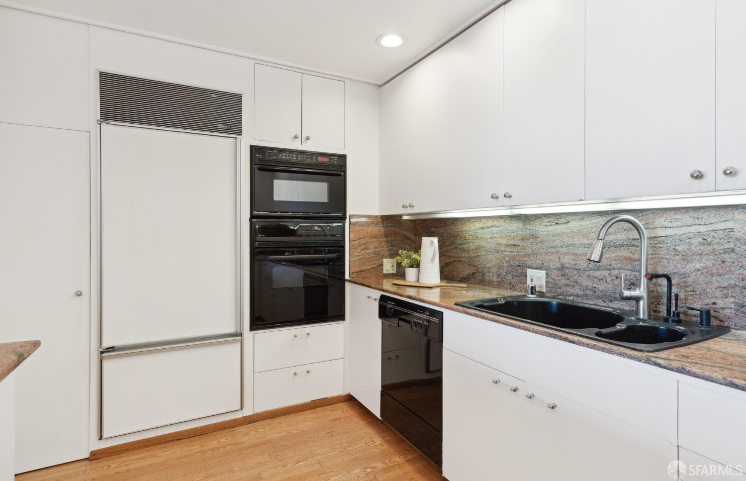 1333 Jones Street Unit: 904
