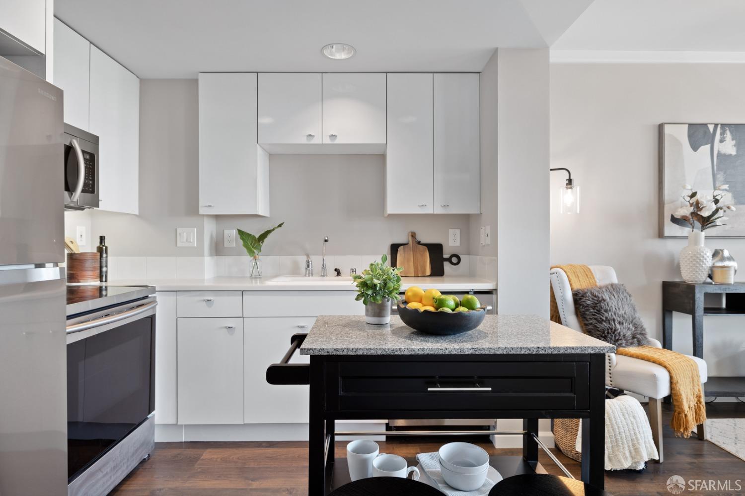 403 Main Street # 505N