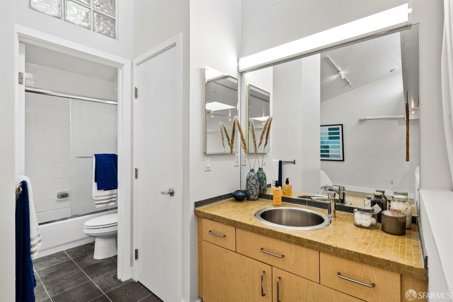 920 Harrison Street Unit: 15