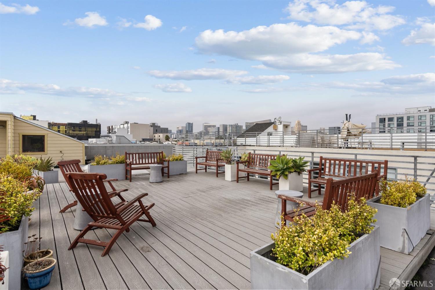 920 Harrison Street Unit: 15