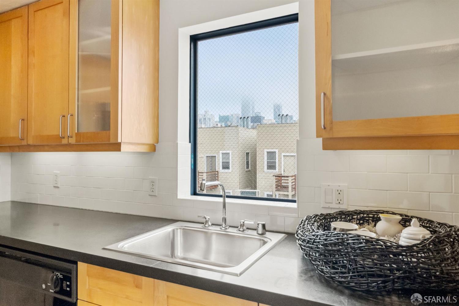 920 Harrison Street Unit: 15