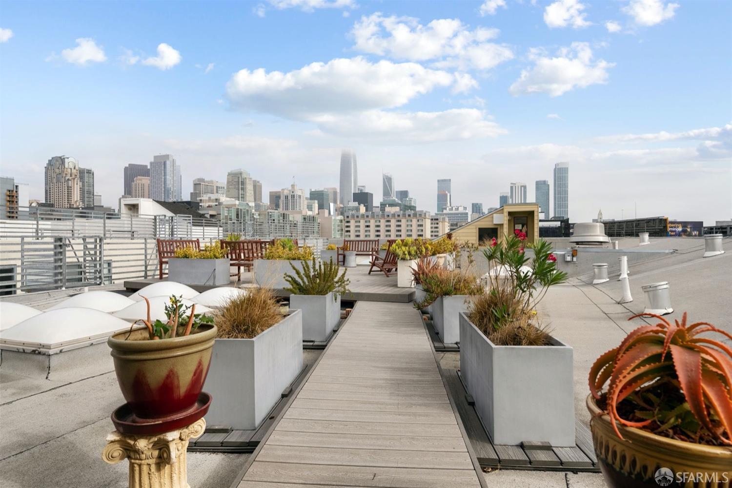 920 Harrison Street Unit: 15