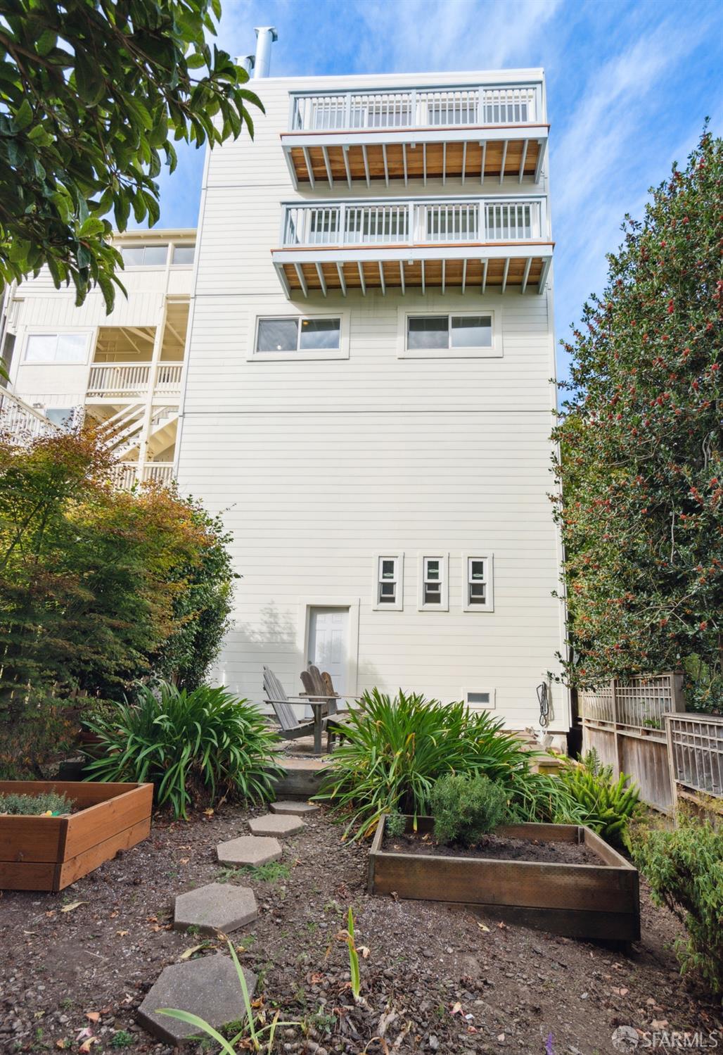 129 Saturn Street